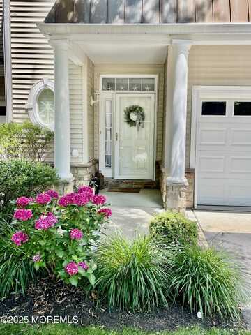 8 Bay Breeze Court, Manahawkin, NJ 08050