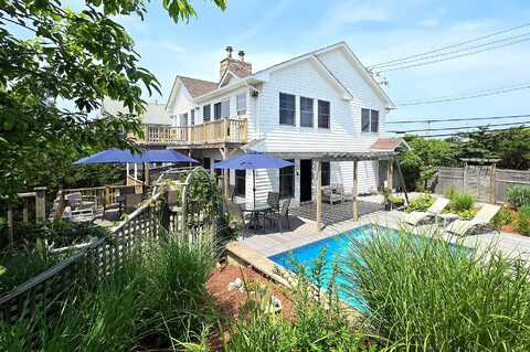 300 Lewis Walk, Cherry Grove, NY 11782