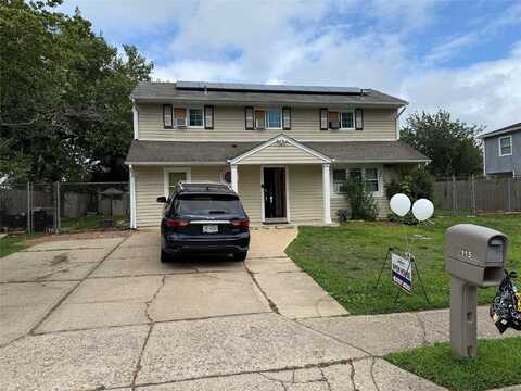 115 Branch Avenue, Central Islip, NY 11722