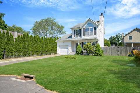 9 Ocean Avenue, Mastic, NY 11950