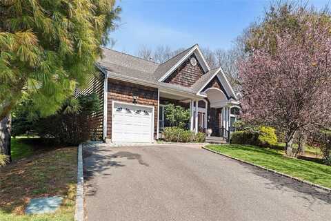 6 Covey Court, East Hampton, NY 11937