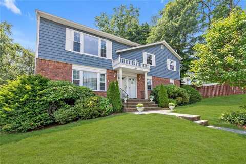 20 Alex Lane, Glen Cove, NY 11542