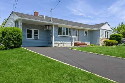 25 Martin Road S, Bethpage, NY 11714
