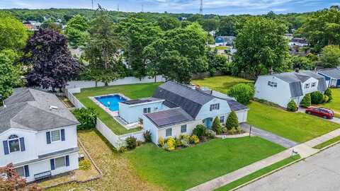 15 Carnegie Drive, Farmingville, NY 11738