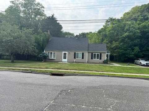 26 Lindner, Smithtown, NY 11787