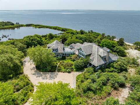 40 Rowing Street, East Patchogue, NY 11772