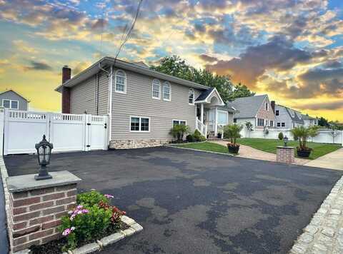59 western concourse, Amity Harbor, NY 11701