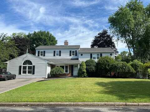 75 Granada Circle, Mount Sinai, NY 11766
