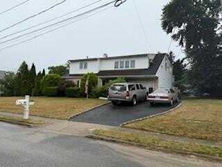 44 Iroquois Avenue, Selden, NY 11784
