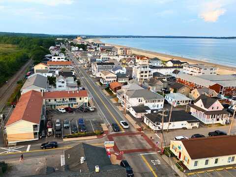 78 E Grand Avenue, Old Orchard Beach, ME 04064