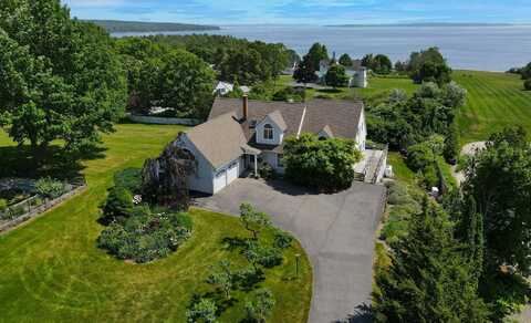 131 E Main Street, Searsport, ME 04974