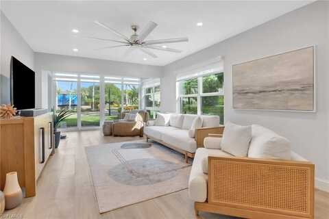 292 Banyan, NAPLES, FL 34102