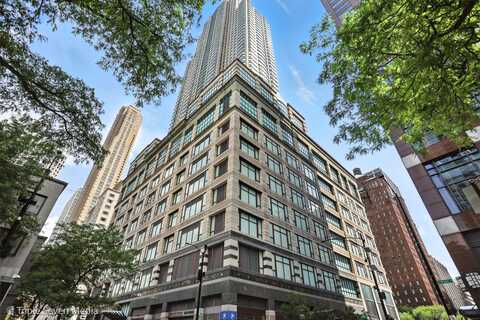 100 E Huron Street, Chicago, IL 60611