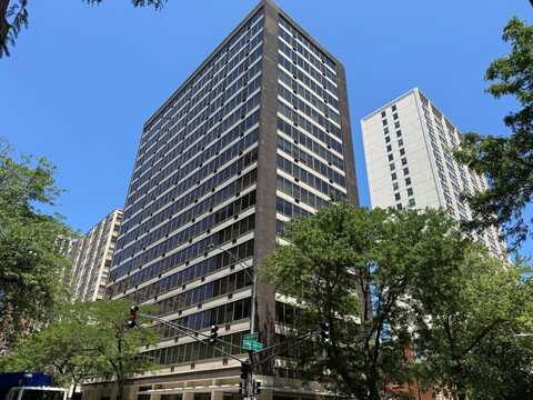 360 W Wellington Avenue, Chicago, IL 60657