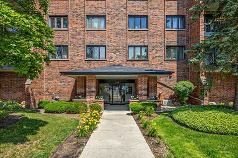 9346 Landings Lane, Des Plaines, IL 60016