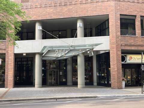 211 E Ohio Street, Chicago, IL 60611