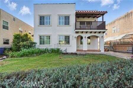 2111 S Bronson Avenue, Los Angeles, CA 90018