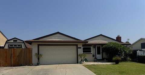 10118 Cedar Springs Dr., Santee, CA 92071