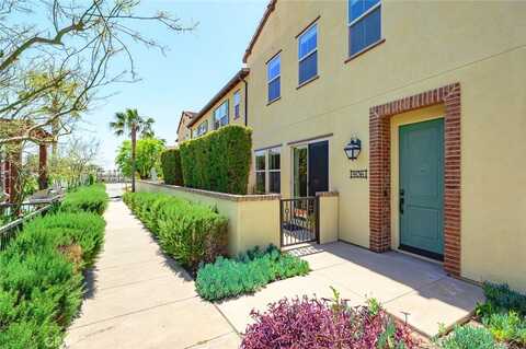 906 El Paseo, Lake Forest, CA 92610