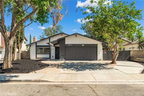 1027 Caperton Street, Lancaster, CA 93535