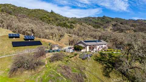 4300 Young Creek Road, Ukiah, CA 95482