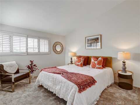43 Glenhurst, Irvine, CA 92604