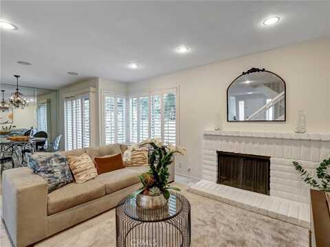 43 Glenhurst, Irvine, CA 92604