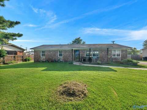 2206 Pinehurst Street SW, Hartselle, AL 35640