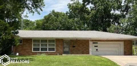 833 S Park Ave, Centerville, IA 52544