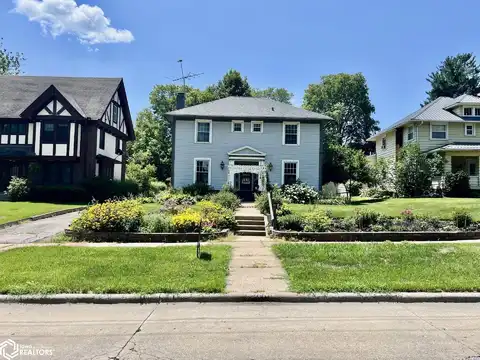 1008 1st Avenue E, Oskaloosa, IA 52577