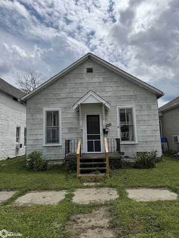 1328 Avenue G, Fort Madison, IA 52627