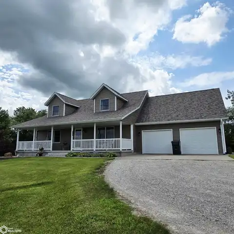 2196 Oxford Avenue, Oskaloosa, IA 52577