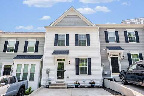 211 Falling Leaf Lane, Morgantown, WV 26501