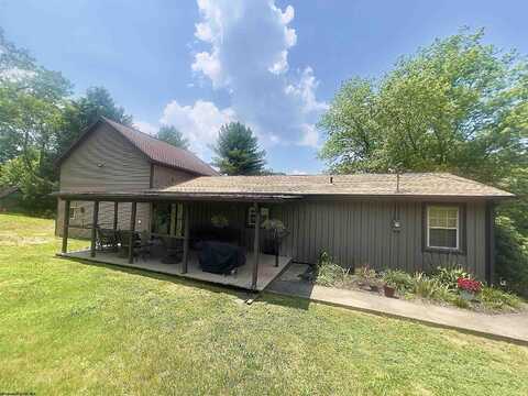 1027 Circle Drive, Mount Clare, WV 26408