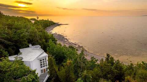 7857 Nine Mile, Charlevoix, MI 49720