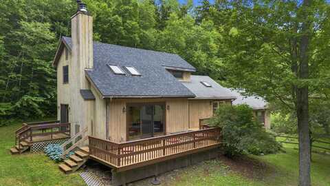352 Edwins Pond Road, Rochester, VT 05767