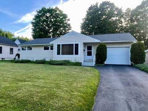 27 Androscoggin Street, Gorham, NH 03581