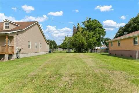 2147 BEACHHEAD Lane, Violet, LA 70092