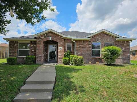 605 Snowy Orchid Lane, DeSoto, TX 75115