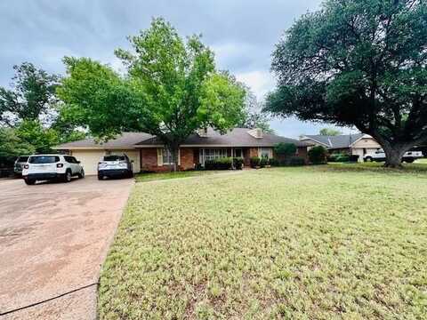 2018 River Oaks Circle, Abilene, TX 79605