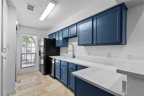 350 W Harwood Road, Hurst, TX 76054