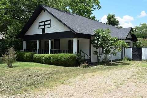 308 E Saunders Street, Trenton, TX 75490