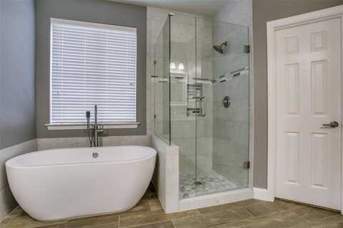 8740 Dayton Drive, Lantana, TX 76226
