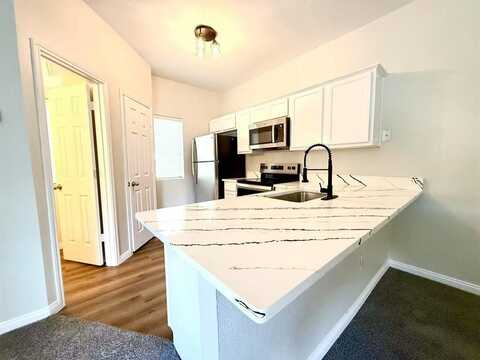 901 Glenn Crossett Street, Arlington, TX 76010