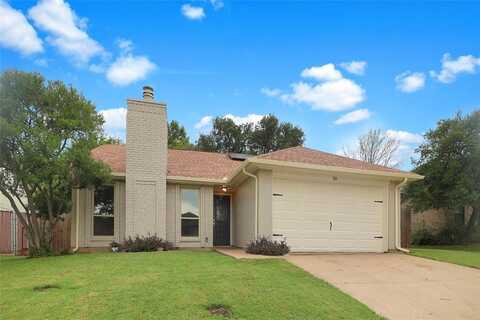 116 Grand Meadow Drive, Fort Worth, TX 76108