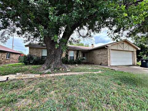 4804 Green Hollow Drive, Arlington, TX 76017