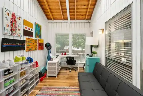 9810 Amberton Parkway, Dallas, TX 75243