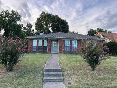 823 Blue Oak Drive, Lewisville, TX 75067
