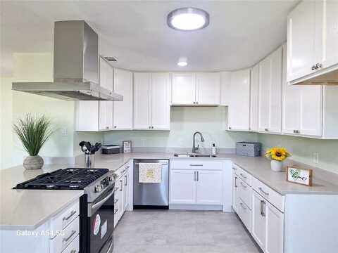 4260 WILSHIRE Boulevard, Dallas, TX 75241