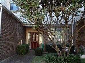 209 Cimarron Trail, Irving, TX 75063